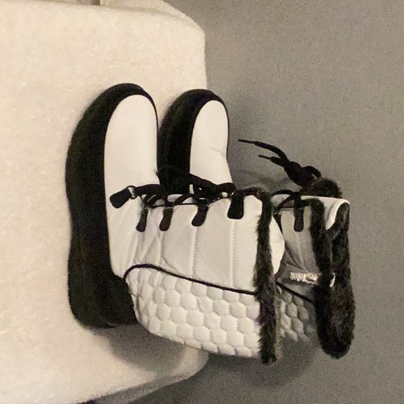 Totes Women's Winter & Rain Boots - Black and White - Picture 6 of 12